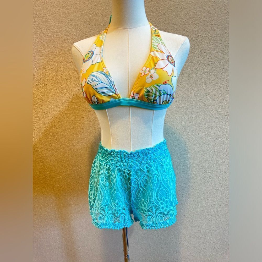 O'Rageous Women's Size Medium/Large Crochet Lace Beach Turquoise Coverup Shorts
